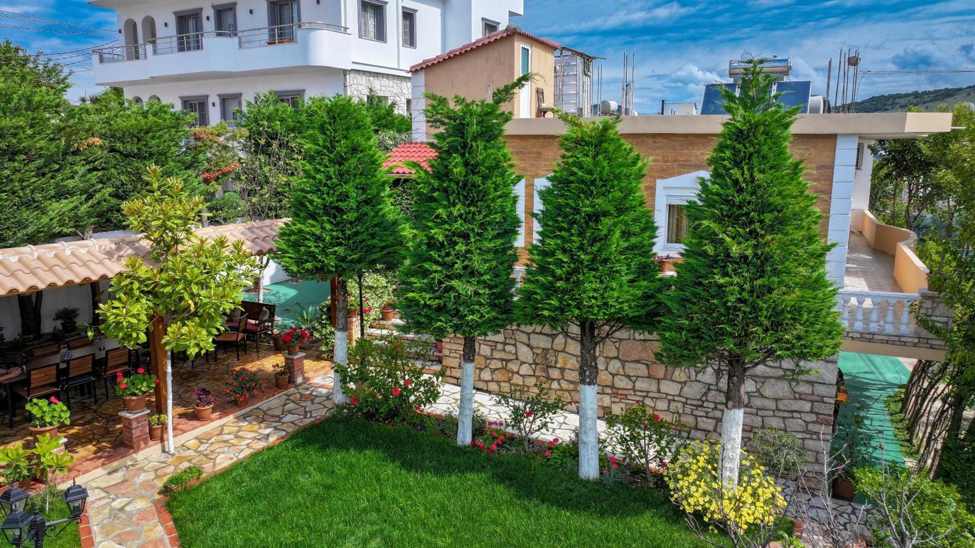 M Cako Villa