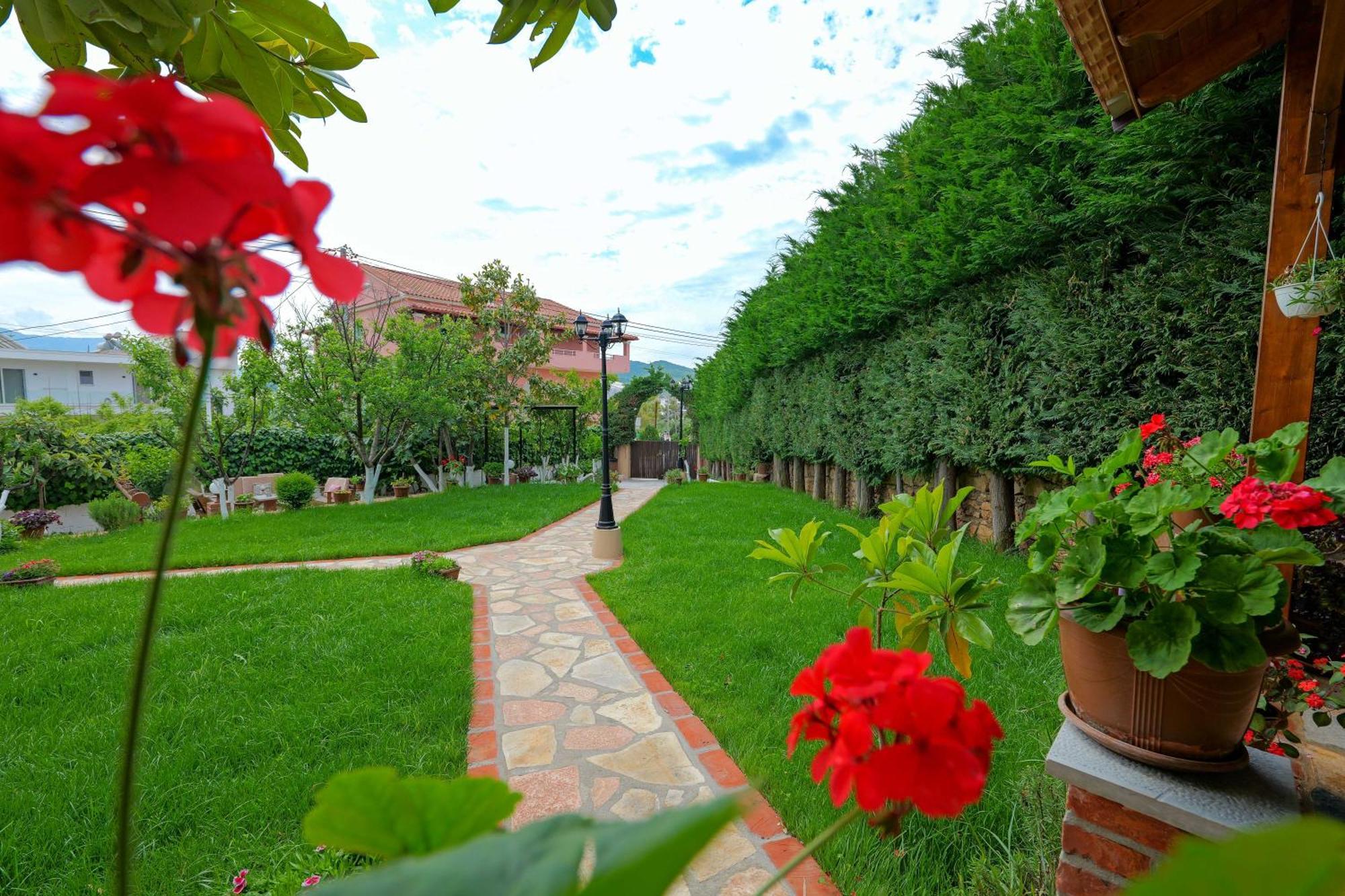 M Cako Villa