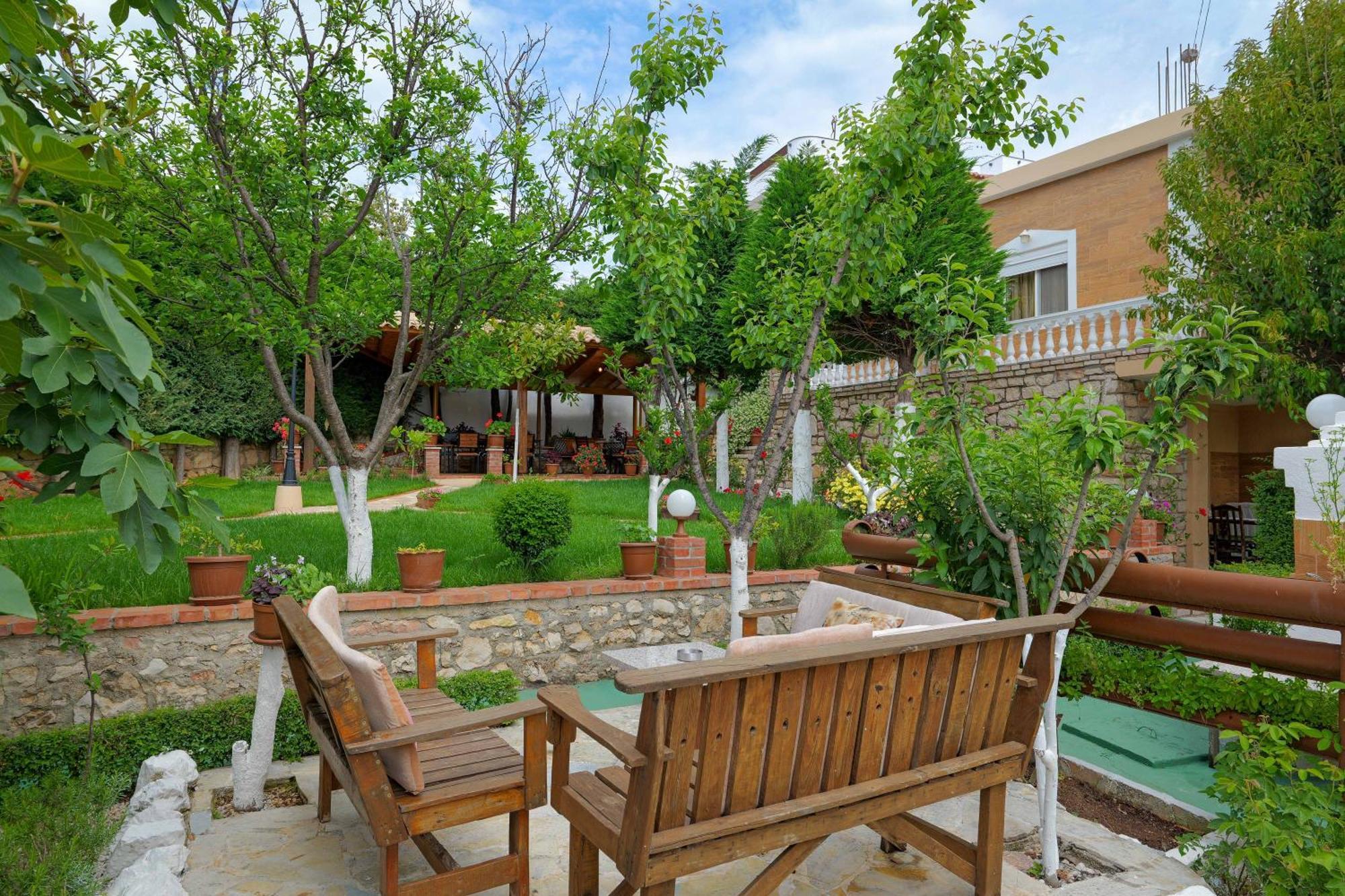 M Cako Villa *