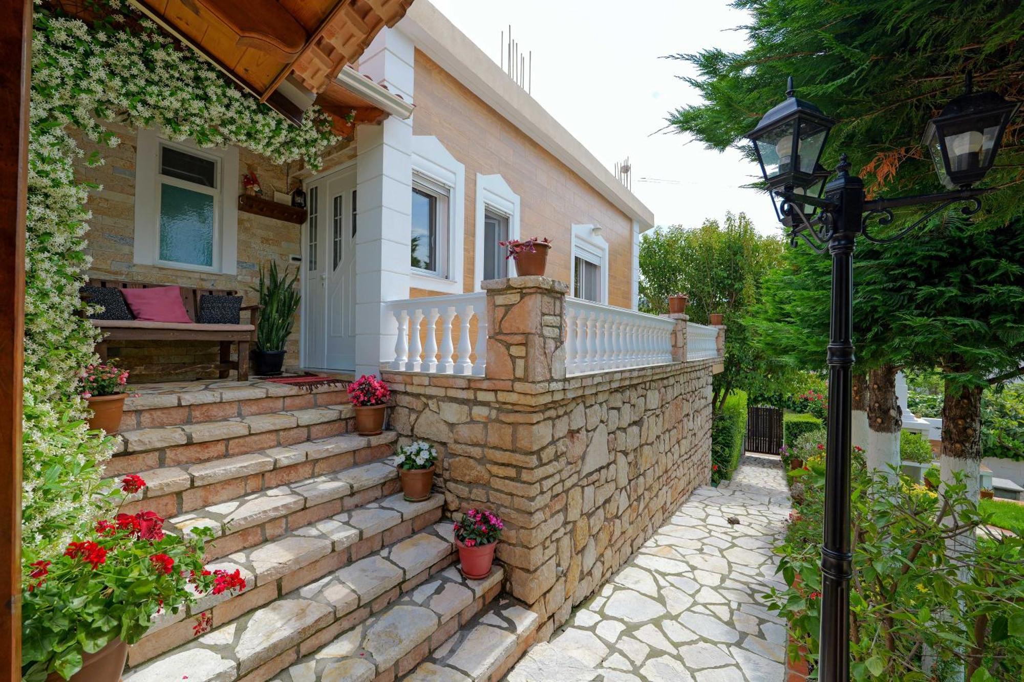 Villa M Cako